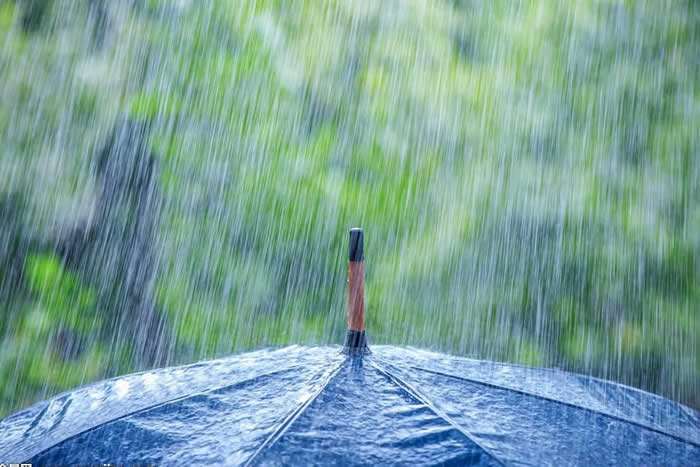 老年人阴雨天适不适合进行外出运动